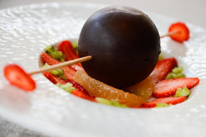 Logis La Lentillere - Restaurant Cote Parc Lalacelle Buitenkant foto