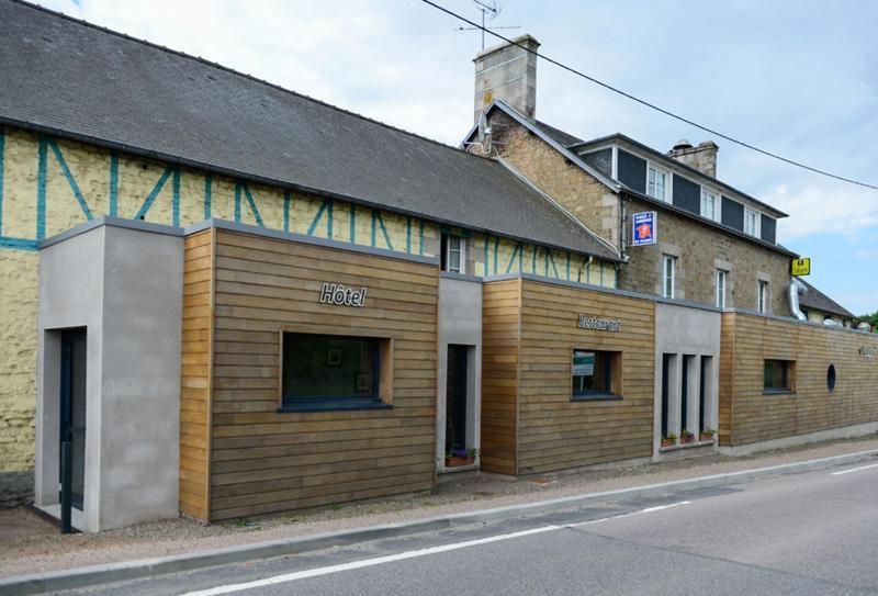 Logis La Lentillere - Restaurant Cote Parc Lalacelle Buitenkant foto