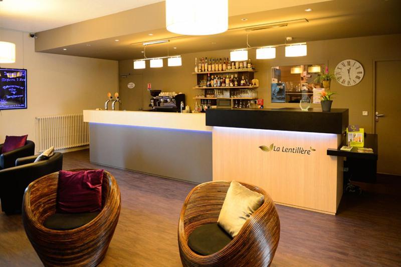 Logis La Lentillere - Restaurant Cote Parc Lalacelle Kamer foto
