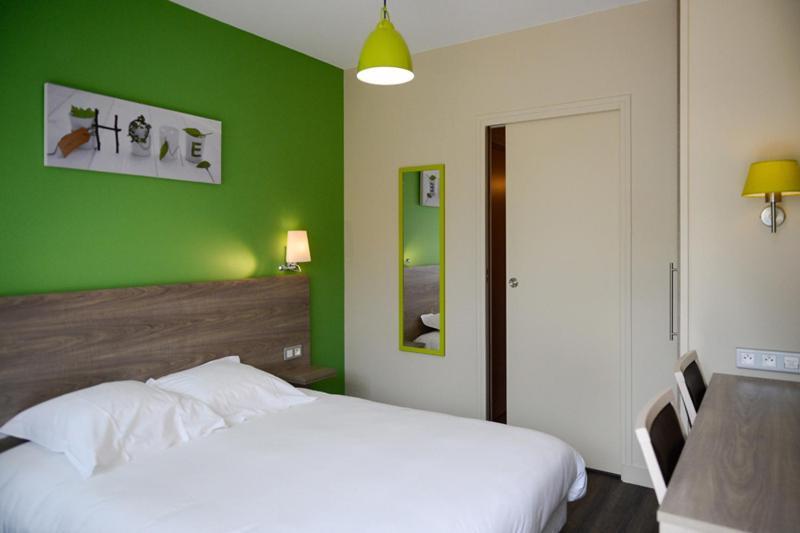 Logis La Lentillere - Restaurant Cote Parc Lalacelle Kamer foto